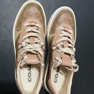 Coach Women’s Shoes Size 6.5 US